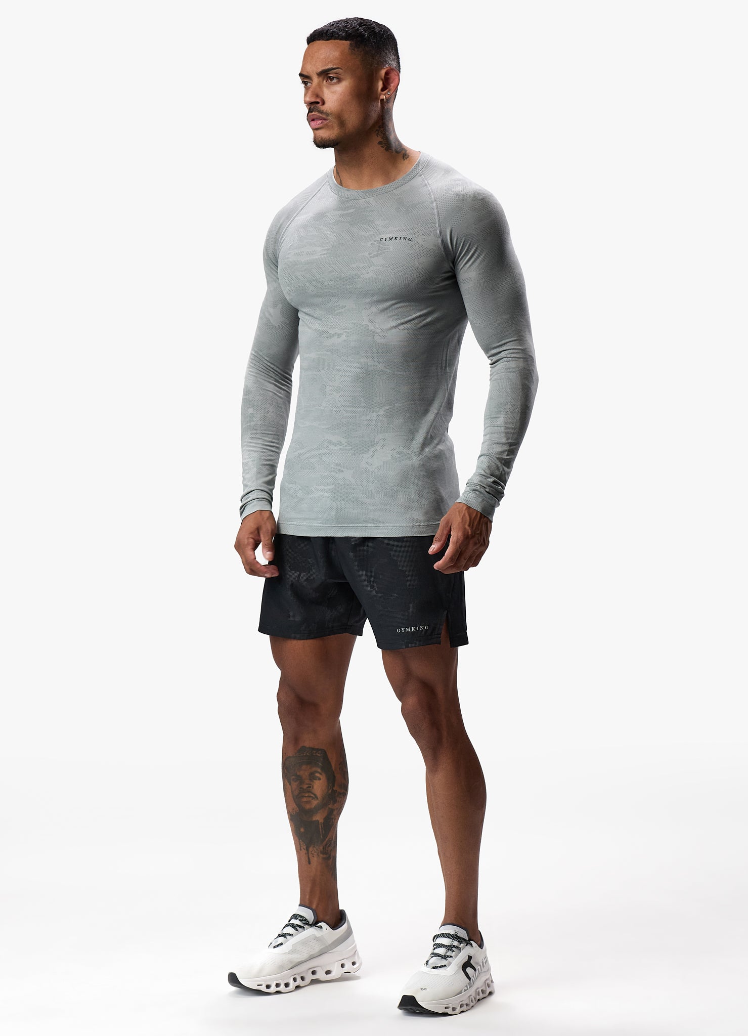 Gym King Debossed Camo Seamless LS Tee - Cloudy Grey Xs