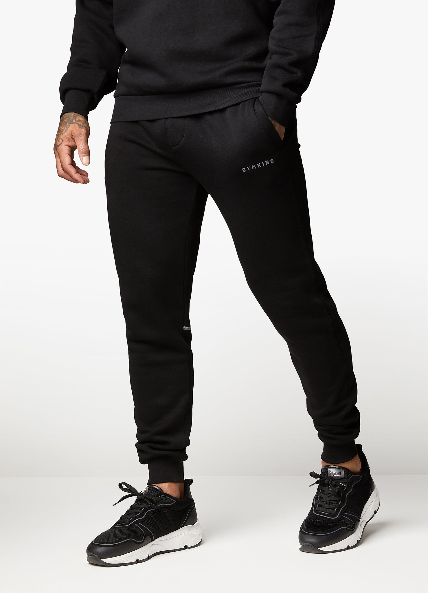 Gym King Outline Print Jogger - Black Xs