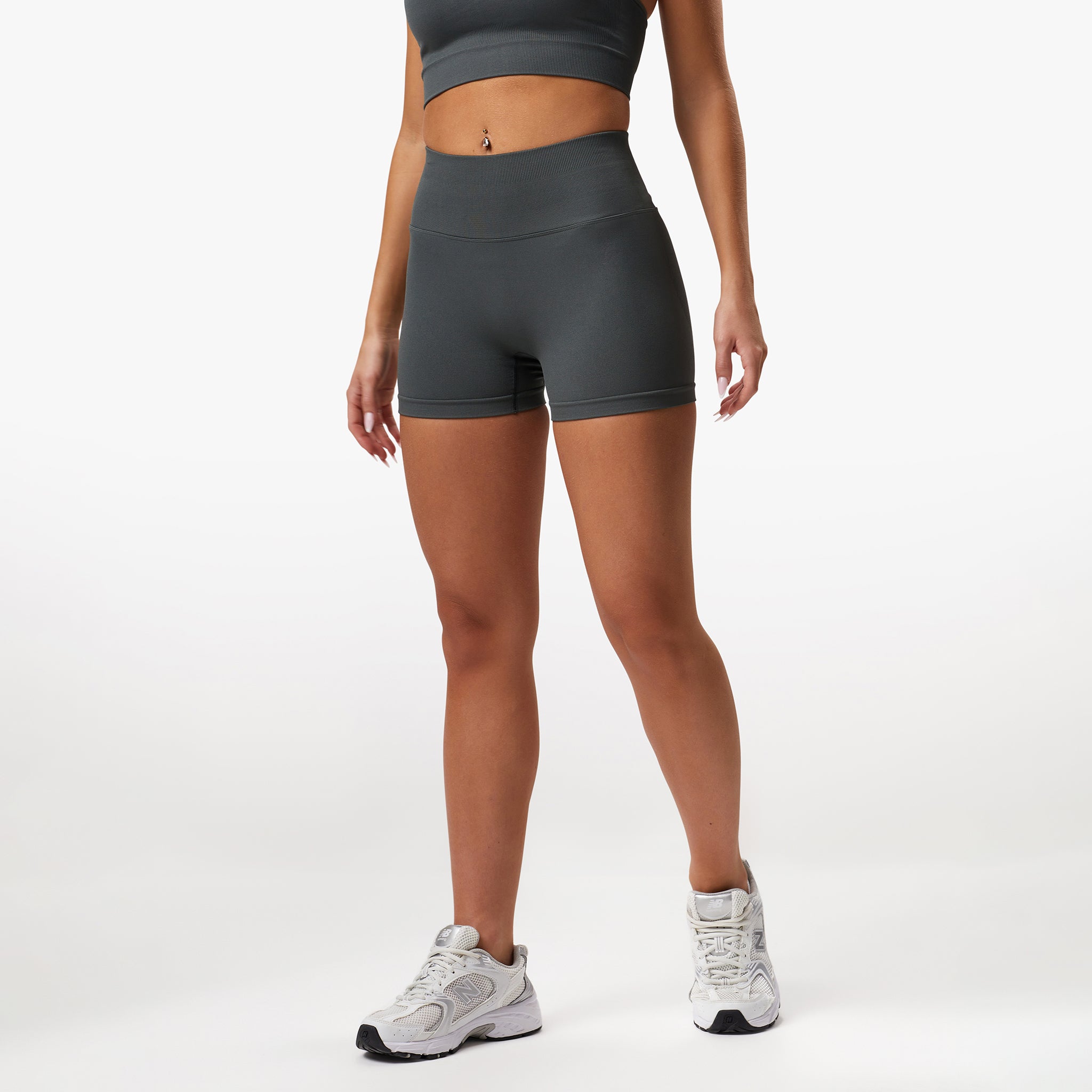 Gym King Sculpt Seamless 3" Short - Green Smoke 6-8