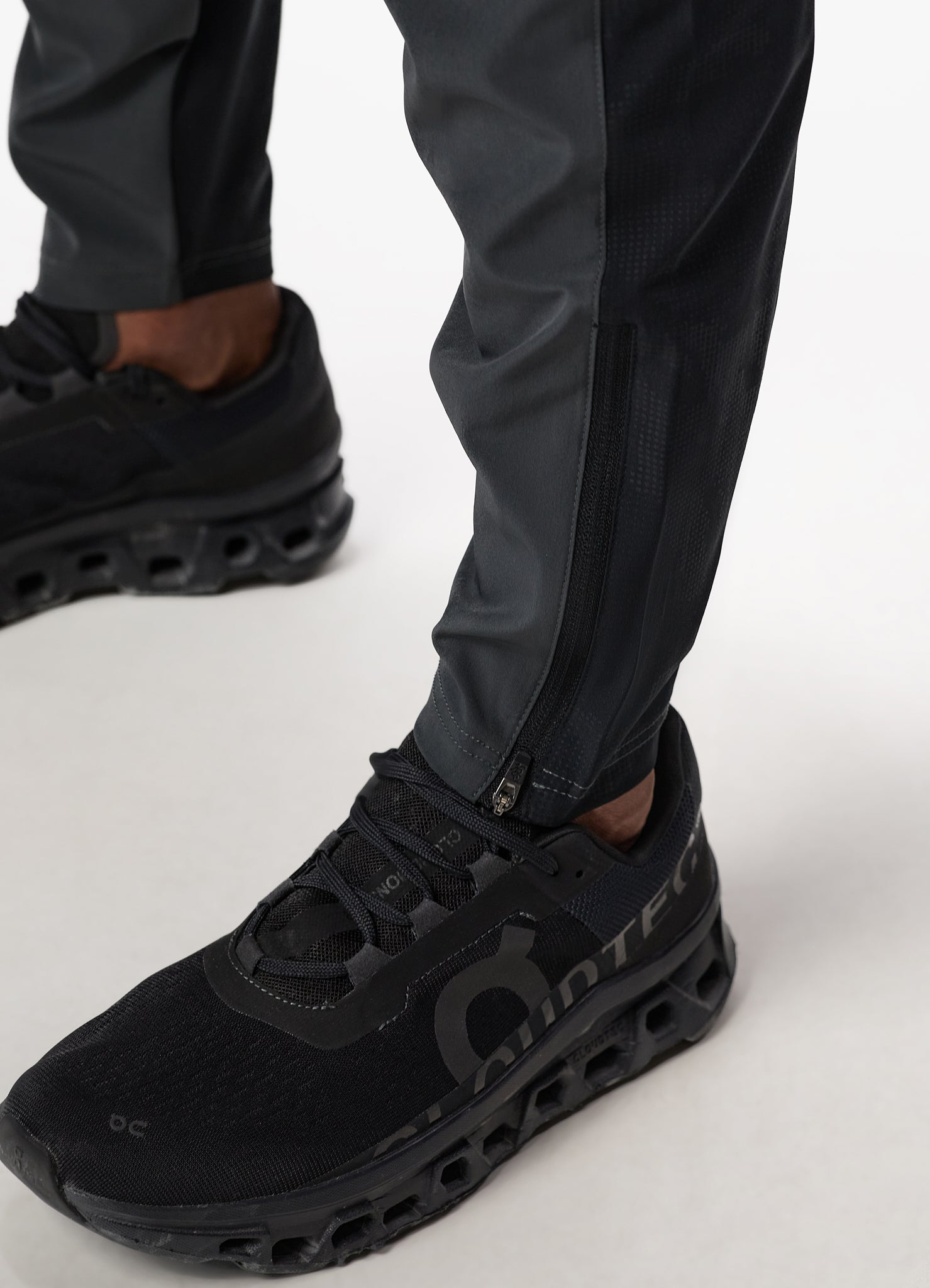 Gym King Debossed Camo Woven Jogger - Black/Oyster Grey Xs