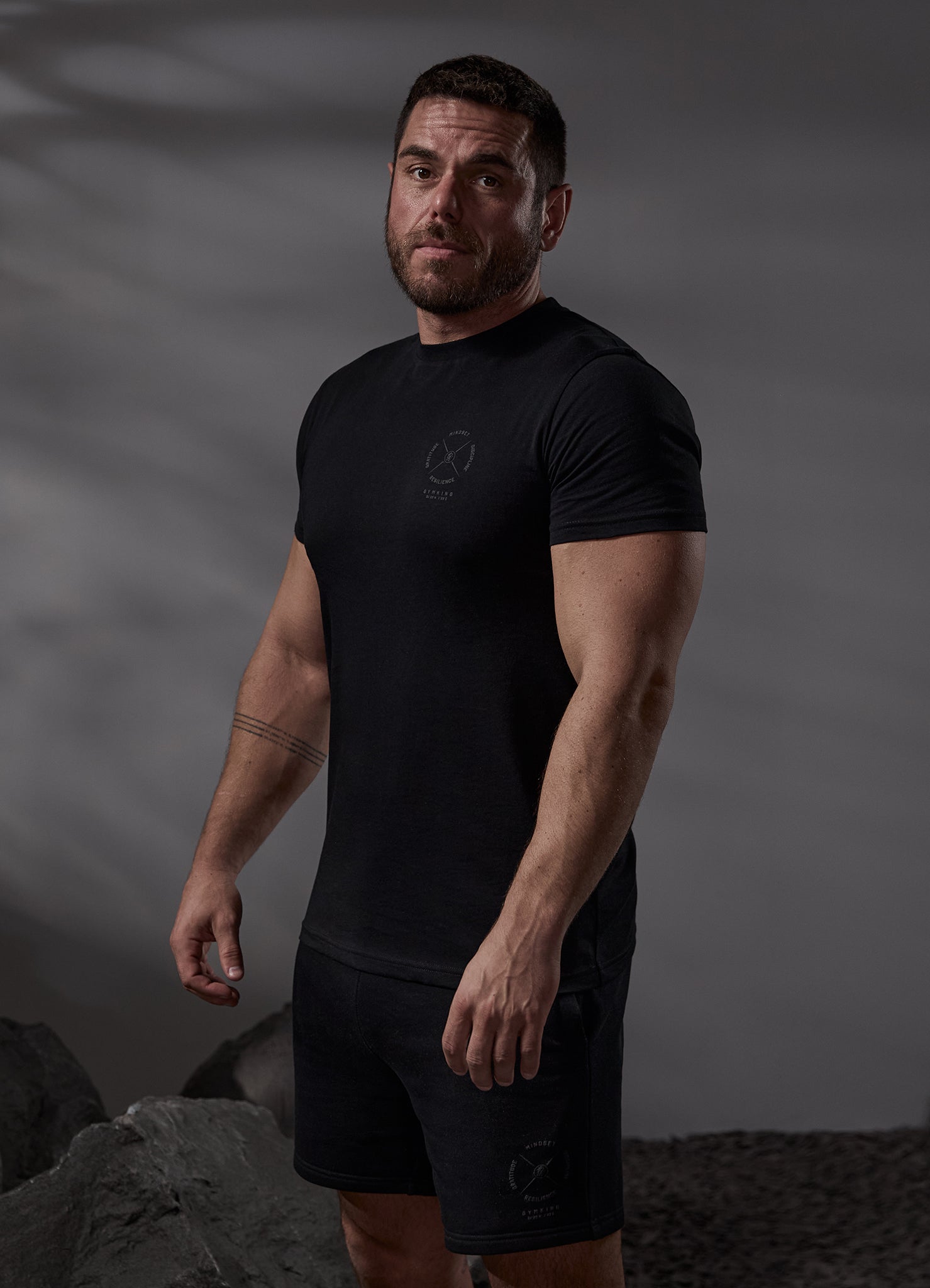 Gym King Compass Tee - Black Xs